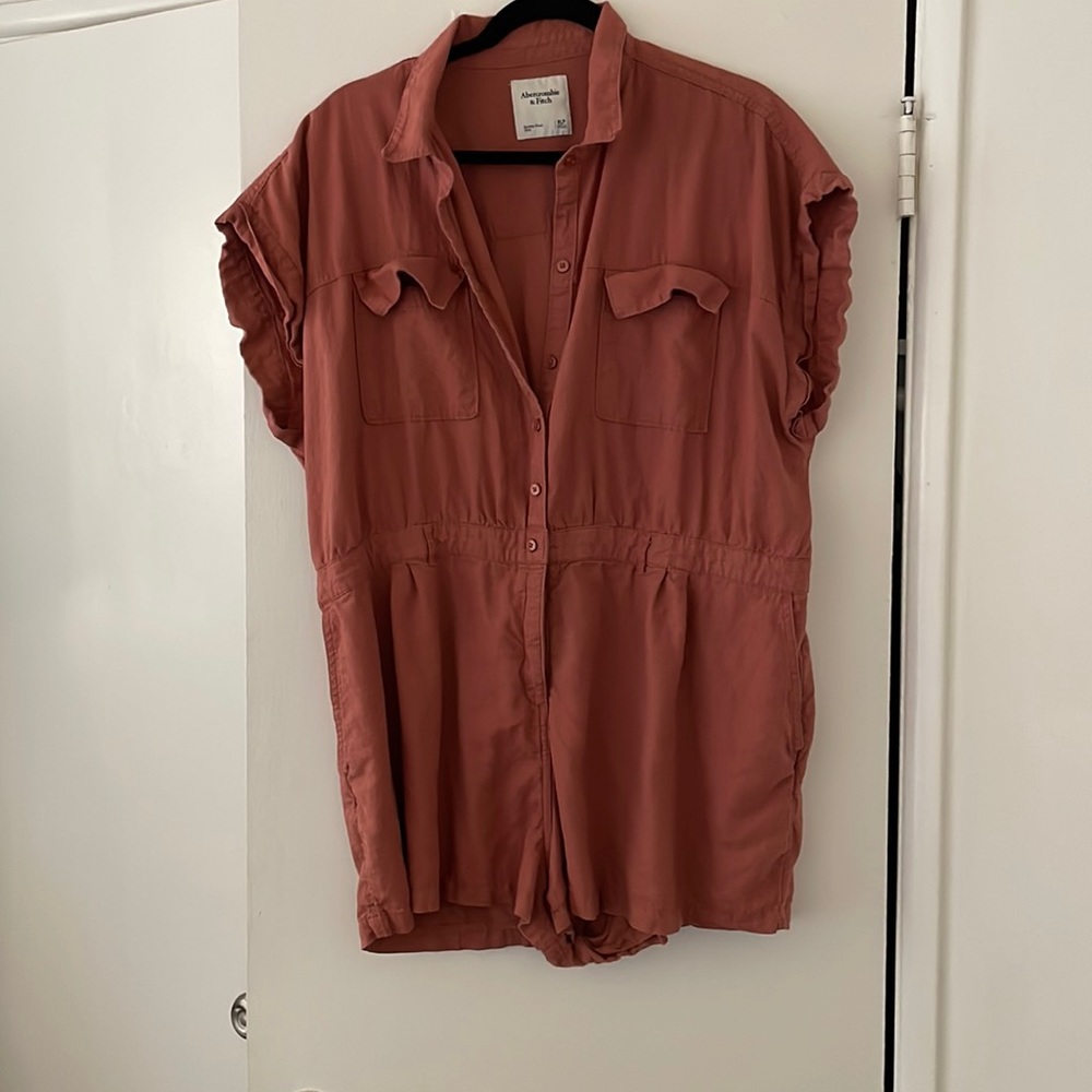 Abercrombie & Fitch linen light rust romper.
